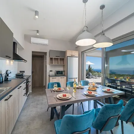 וילה Shades Of Blue