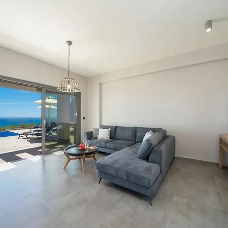 Shades Of Blue טרפזאקי