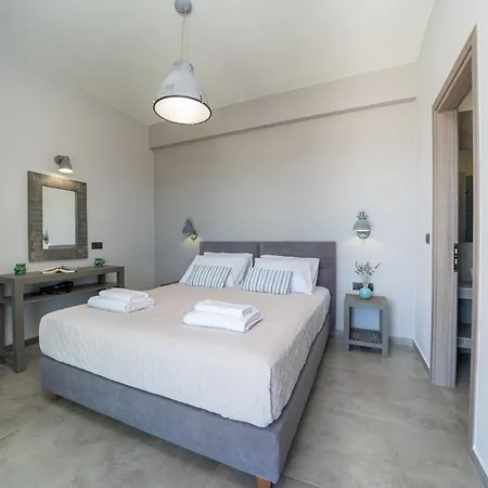 Shades Of Blue * טרפזאקי