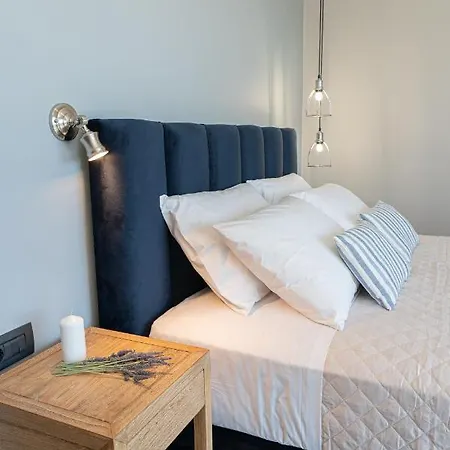 Shades Of Blue * טרפזאקי