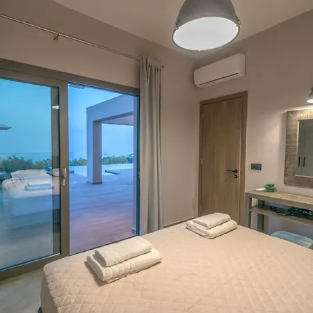 Shades Of Blue * טרפזאקי