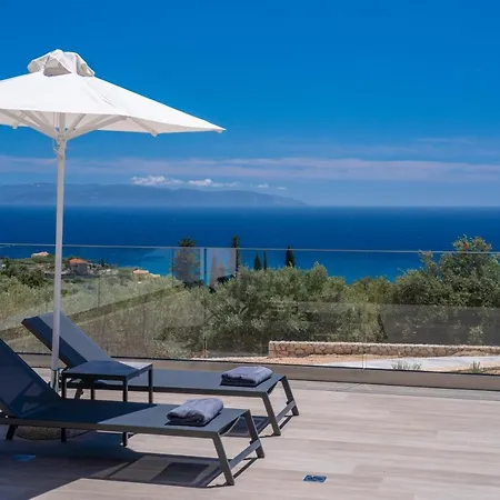 Shades Of Blue 빌라 트라페자키