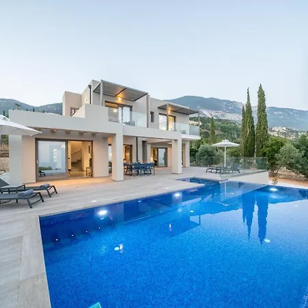 Shades Of Blue 트라페자키