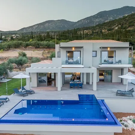 Shades Of Blue 트라페자키