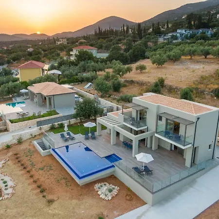 Shades Of Blue 트라페자키